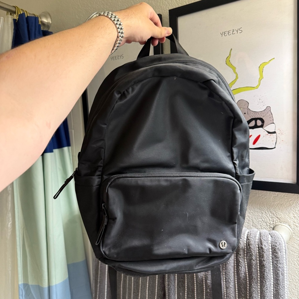 Lululemon Everywhere Backpack 22L